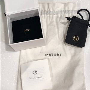 Mejuri slim signet ring size 7